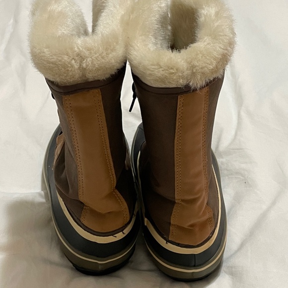 Winter Boots with Removable Liner Size 9 - Picture 3 of 6